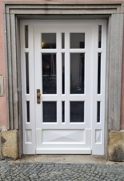 Restaurierung - Historische Türen und Möbel